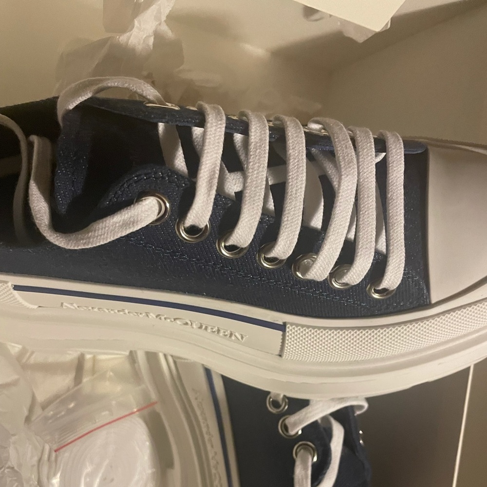 Alexander McQueen tread sneakers size 7 (40)